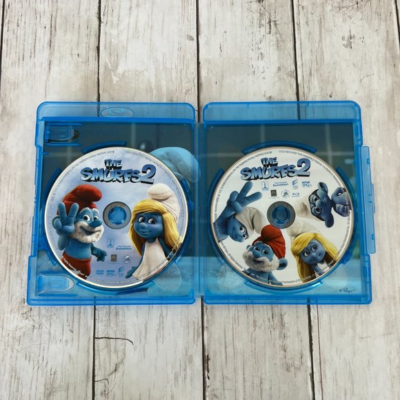 The Smurfs 2: Blu Ray + DVD Combo Set - Picture 2 of 5
